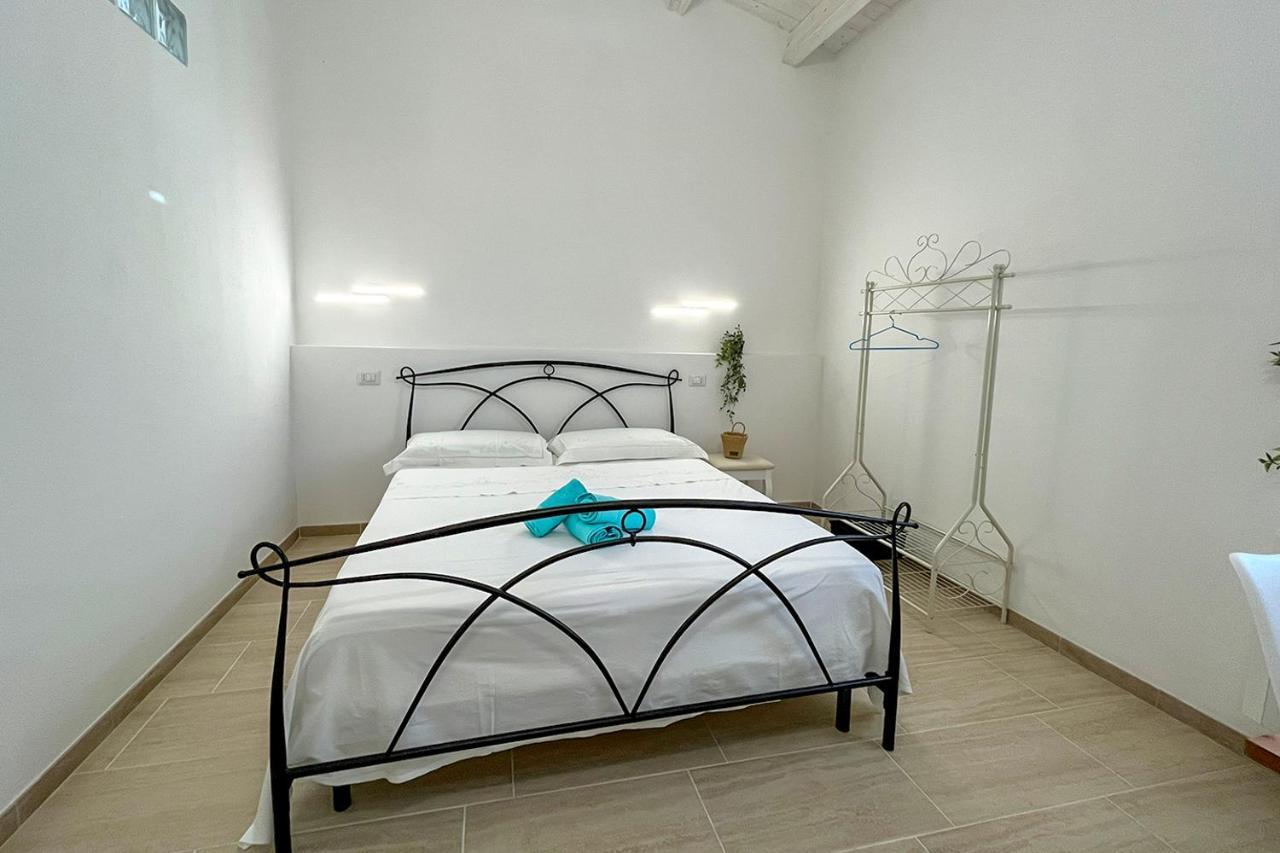 B&B Dimora Orru - Uva Cabras Exterior photo